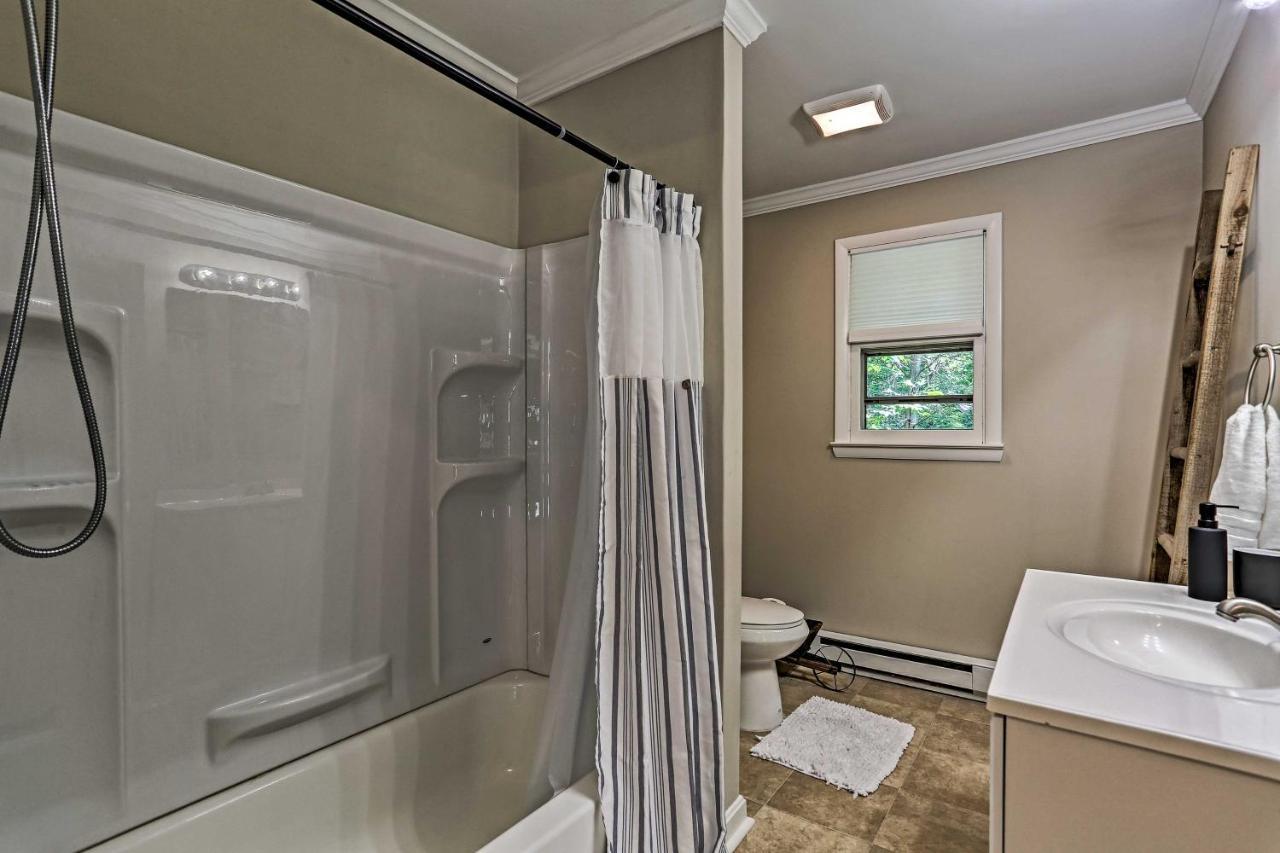 Modern East Stroudsburg Home With Deck And Gas Grill! ภายนอก รูปภาพ